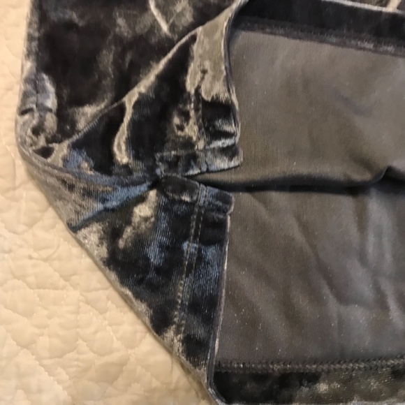 Gorgeous Aeropostale short sleeve dark silver gray crewneck velvet top (S) - Picture 9 of 13